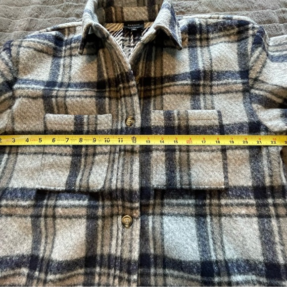 Shacket - Picture 4 of 7